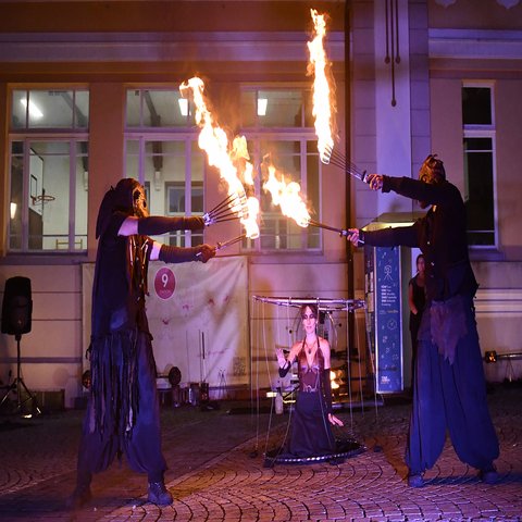 Feuerkünstler während einer Show