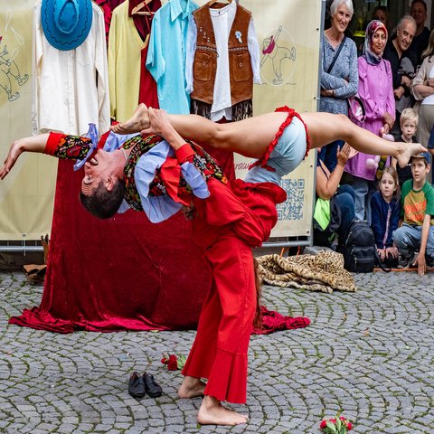 Akrobaten während der Show