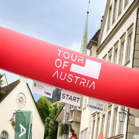 Tour of Austria Schild